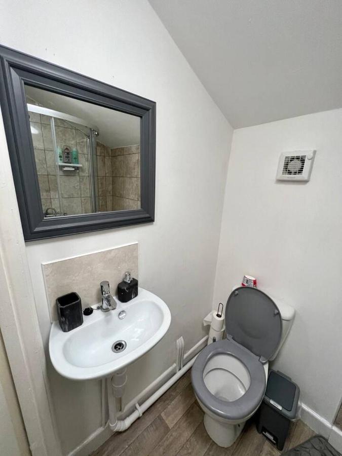 4 Bedroom Terrace House Wellingborough Exterior foto